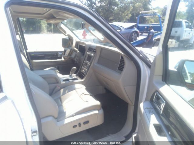 Photo 4 VIN: 5LMJJ2J58AEJ02666 - LINCOLN NAVIGATOR 