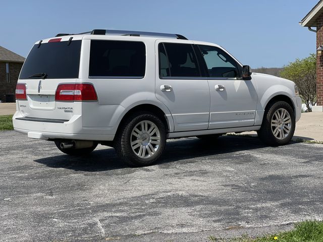 Photo 3 VIN: 5LMJJ2J59BEJ03777 - LINCOLN NAVIGATOR 