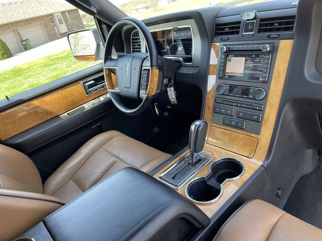 Photo 9 VIN: 5LMJJ2J59BEJ03777 - LINCOLN NAVIGATOR 