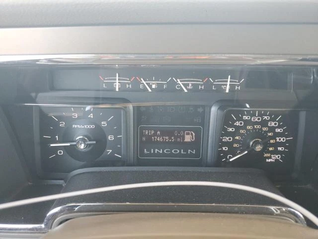 Photo 8 VIN: 5LMJJ2J59BEJ09904 - LINCOLN NAVIGATOR 