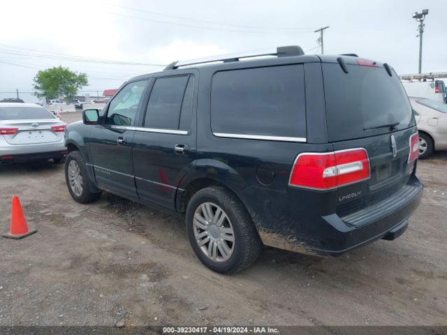 Photo 2 VIN: 5LMJJ2J5XBEJ01357 - LINCOLN NAVIGATOR 