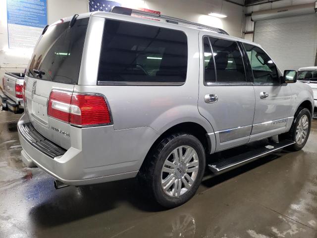 Photo 2 VIN: 5LMJJ2J5XBEJ05859 - LINCOLN NAVIGATOR 