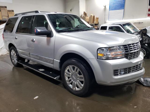 Photo 3 VIN: 5LMJJ2J5XBEJ05859 - LINCOLN NAVIGATOR 