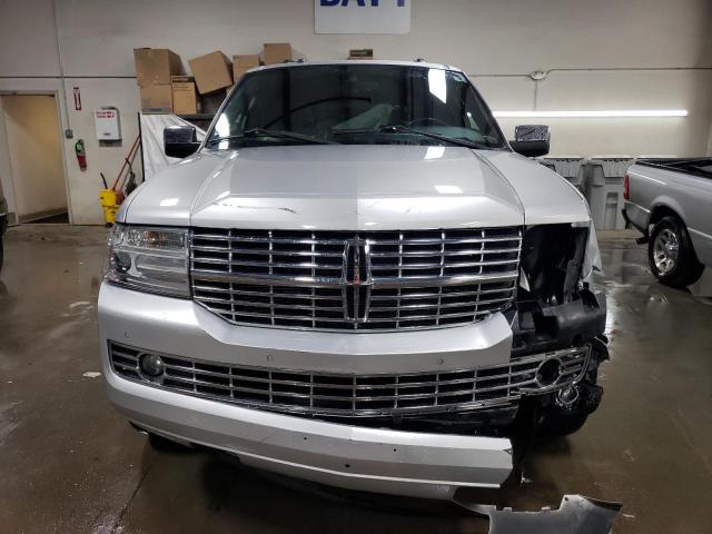 Photo 4 VIN: 5LMJJ2J5XBEJ05859 - LINCOLN NAVIGATOR 