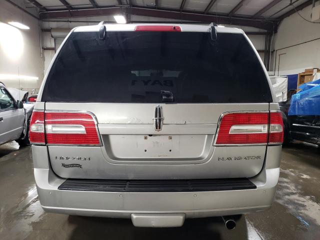 Photo 5 VIN: 5LMJJ2J5XBEJ05859 - LINCOLN NAVIGATOR 