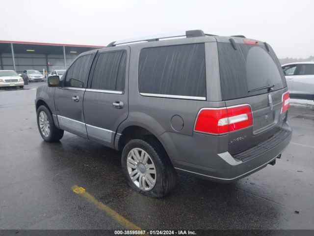 Photo 2 VIN: 5LMJJ2J5XBEJ09166 - LINCOLN NAVIGATOR 