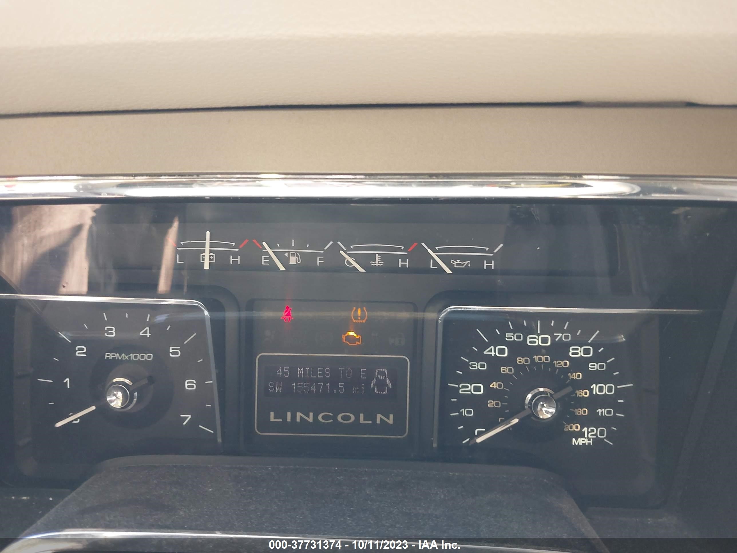 Photo 6 VIN: 5LMJJ2J5XEEL05239 - LINCOLN NAVIGATOR 