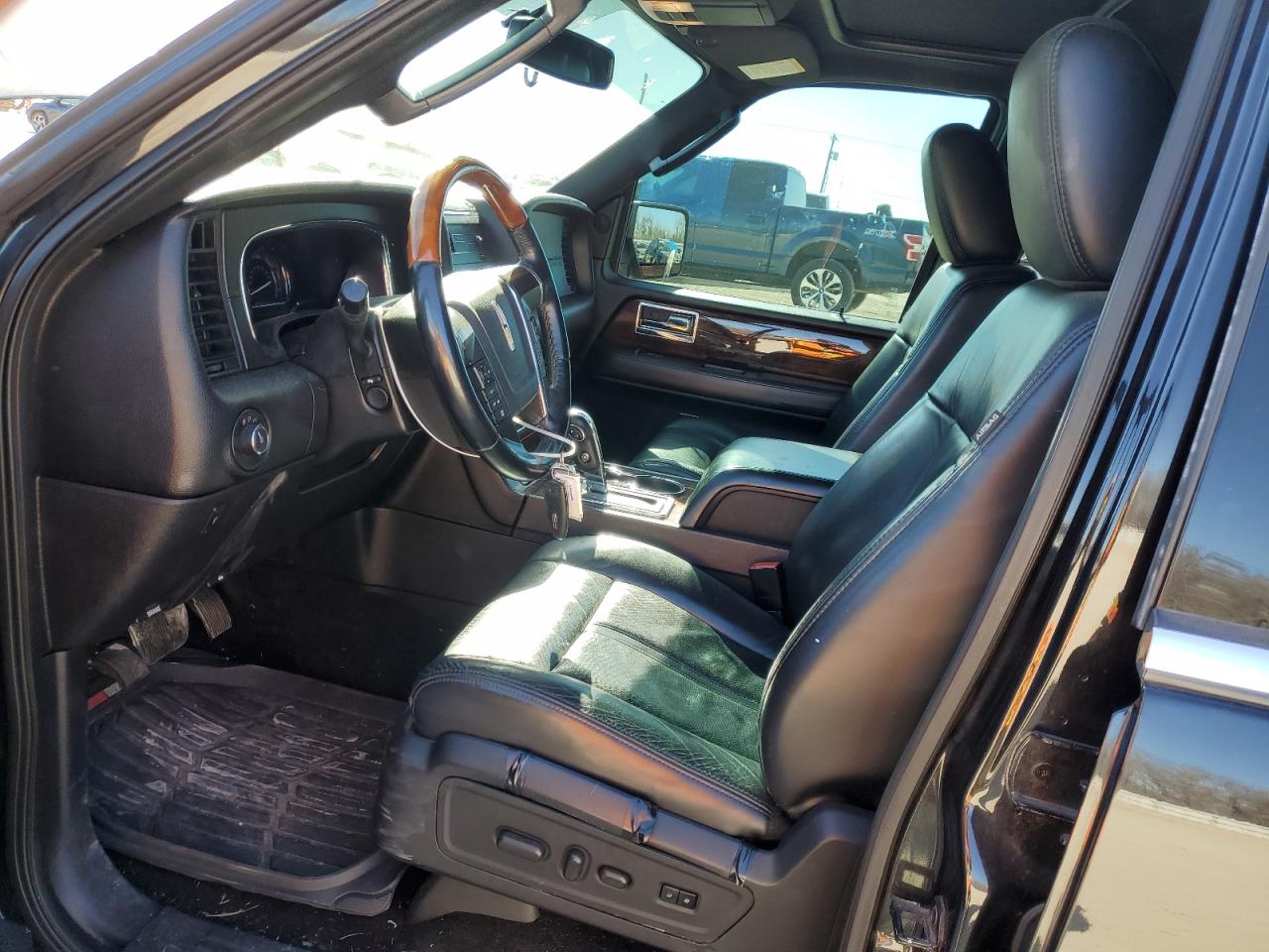 Photo 6 VIN: 5LMJJ2JT2FEJ08923 - LINCOLN NAVIGATOR 