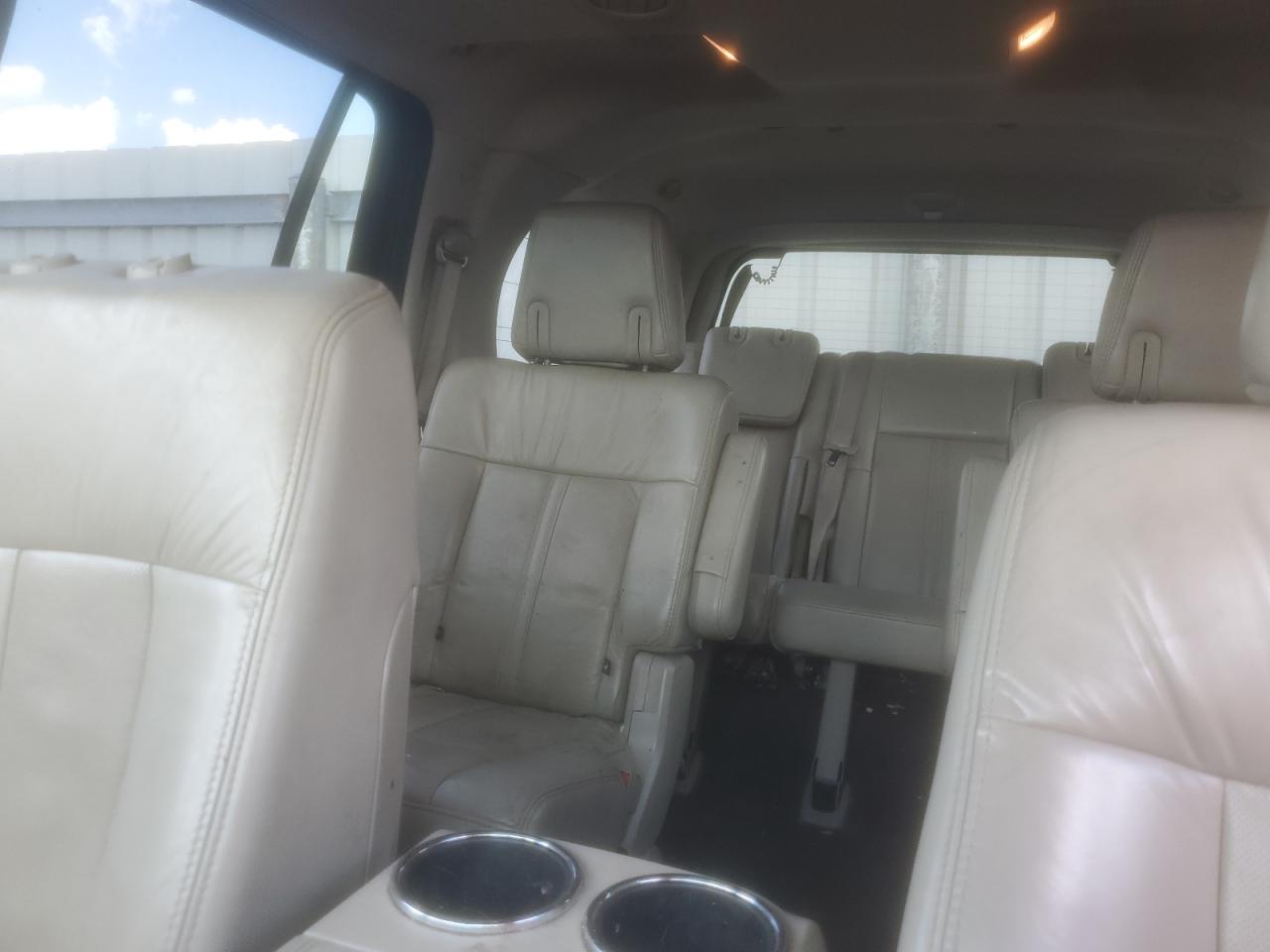 Photo 9 VIN: 5LMJJ2JT3FEJ08350 - LINCOLN NAVIGATOR 