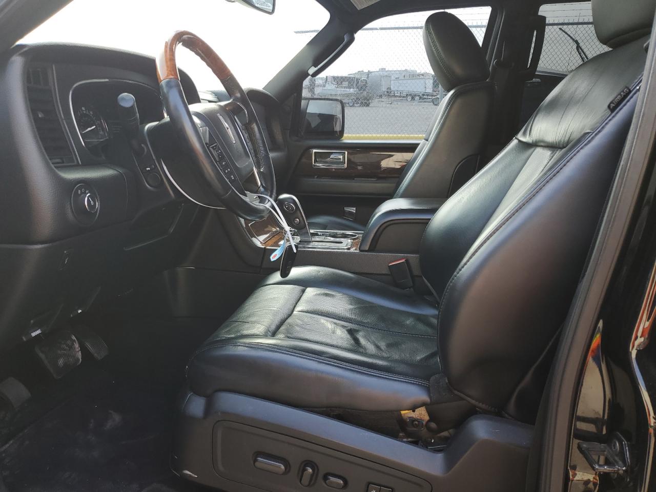 Photo 6 VIN: 5LMJJ2JT3HEL10995 - LINCOLN NAVIGATOR 