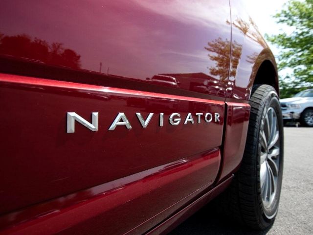 Photo 2 VIN: 5LMJJ2JT4HEL03828 - LINCOLN NAVIGATOR 