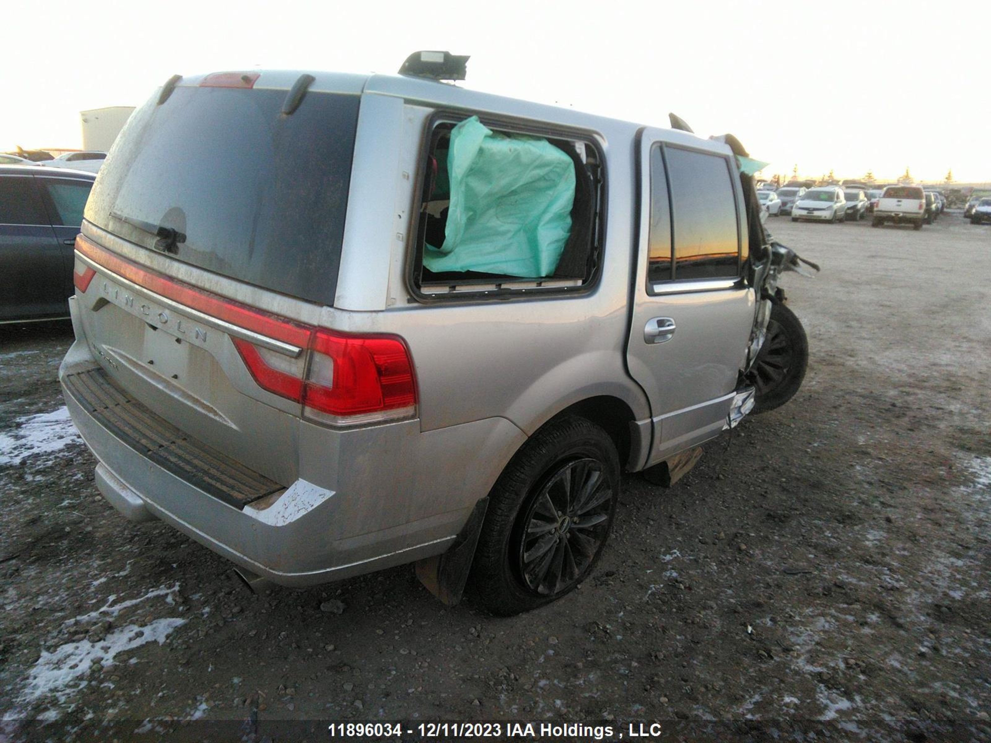 Photo 3 VIN: 5LMJJ2JT9HEL08717 - LINCOLN NAVIGATOR 