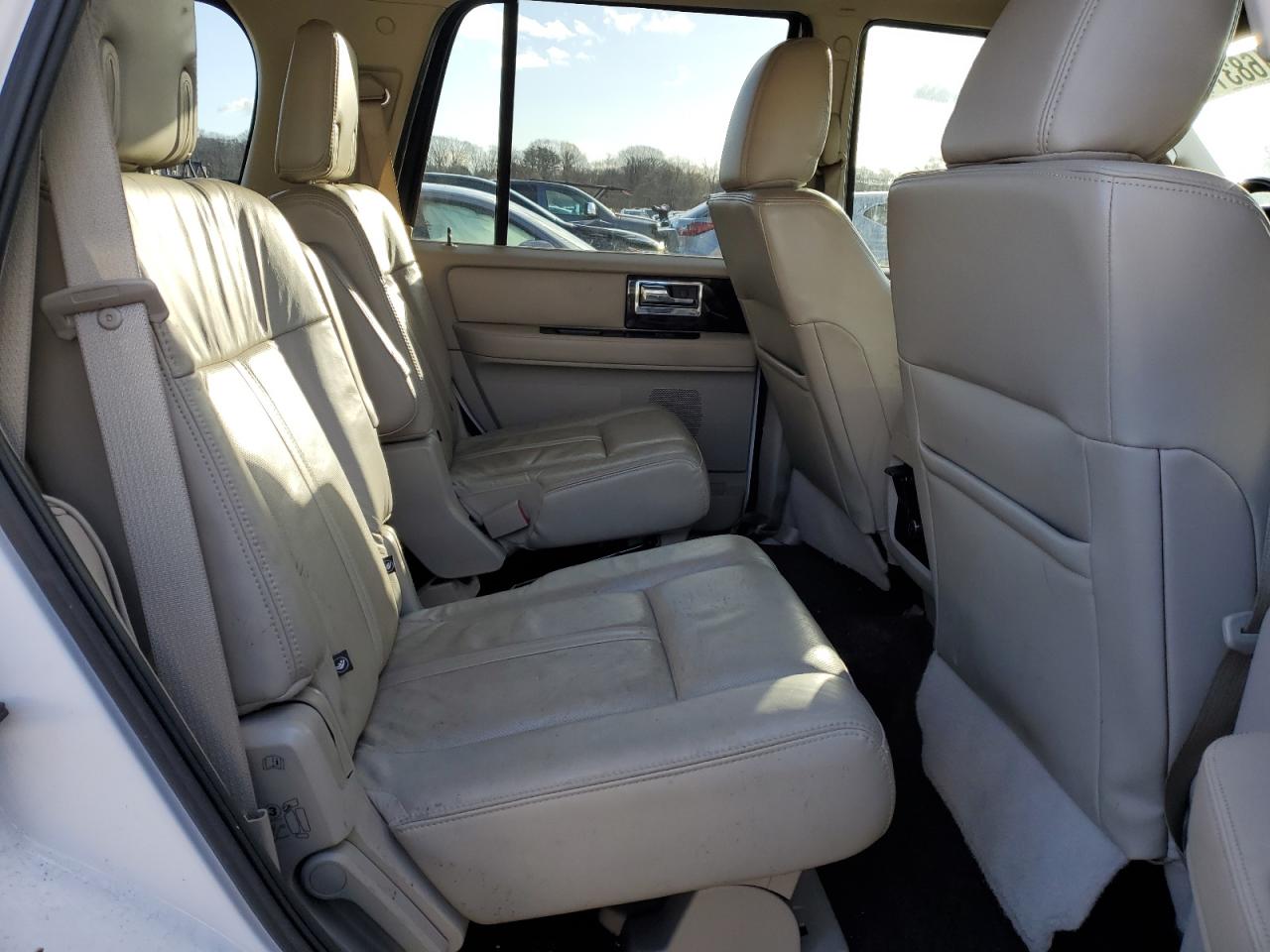 Photo 10 VIN: 5LMJJ2JTXFEJ02075 - LINCOLN NAVIGATOR 