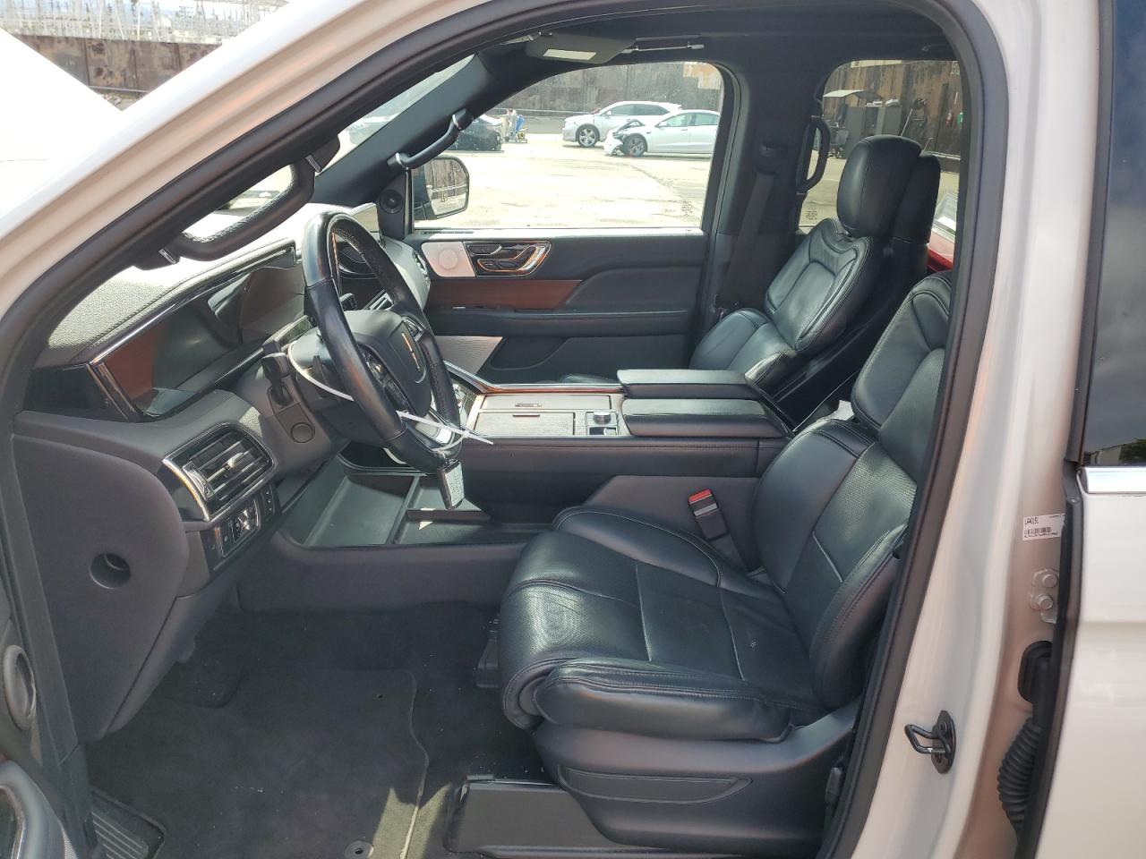 Photo 6 VIN: 5LMJJ2KT6NEL11682 - LINCOLN NAVIGATOR 