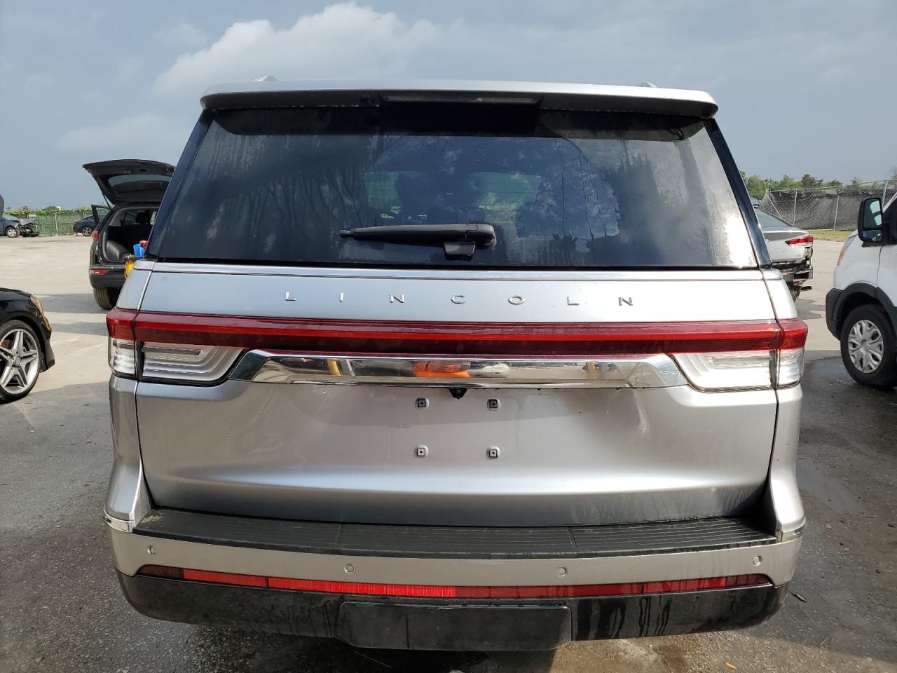 Photo 5 VIN: 5LMJJ2LG7PEL13932 - LINCOLN NAVIGATOR 