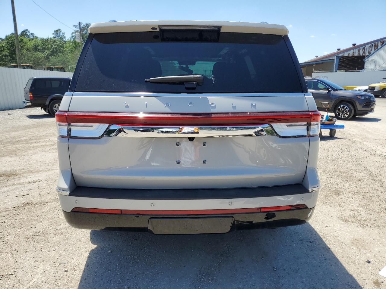 Photo 5 VIN: 5LMJJ2LG8PEL04852 - LINCOLN NAVIGATOR 