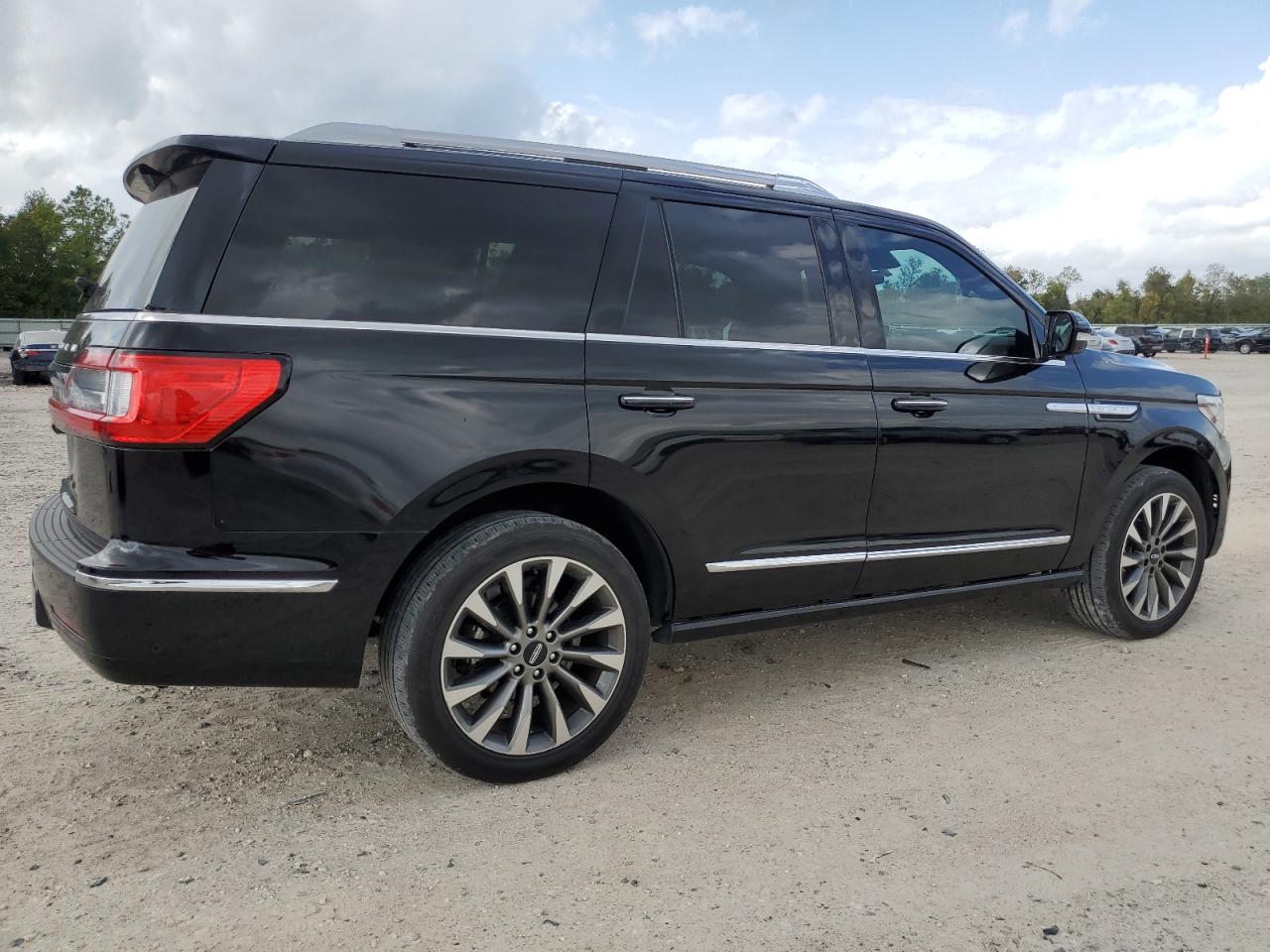 Photo 2 VIN: 5LMJJ2LT0MEL07026 - LINCOLN NAVIGATOR 