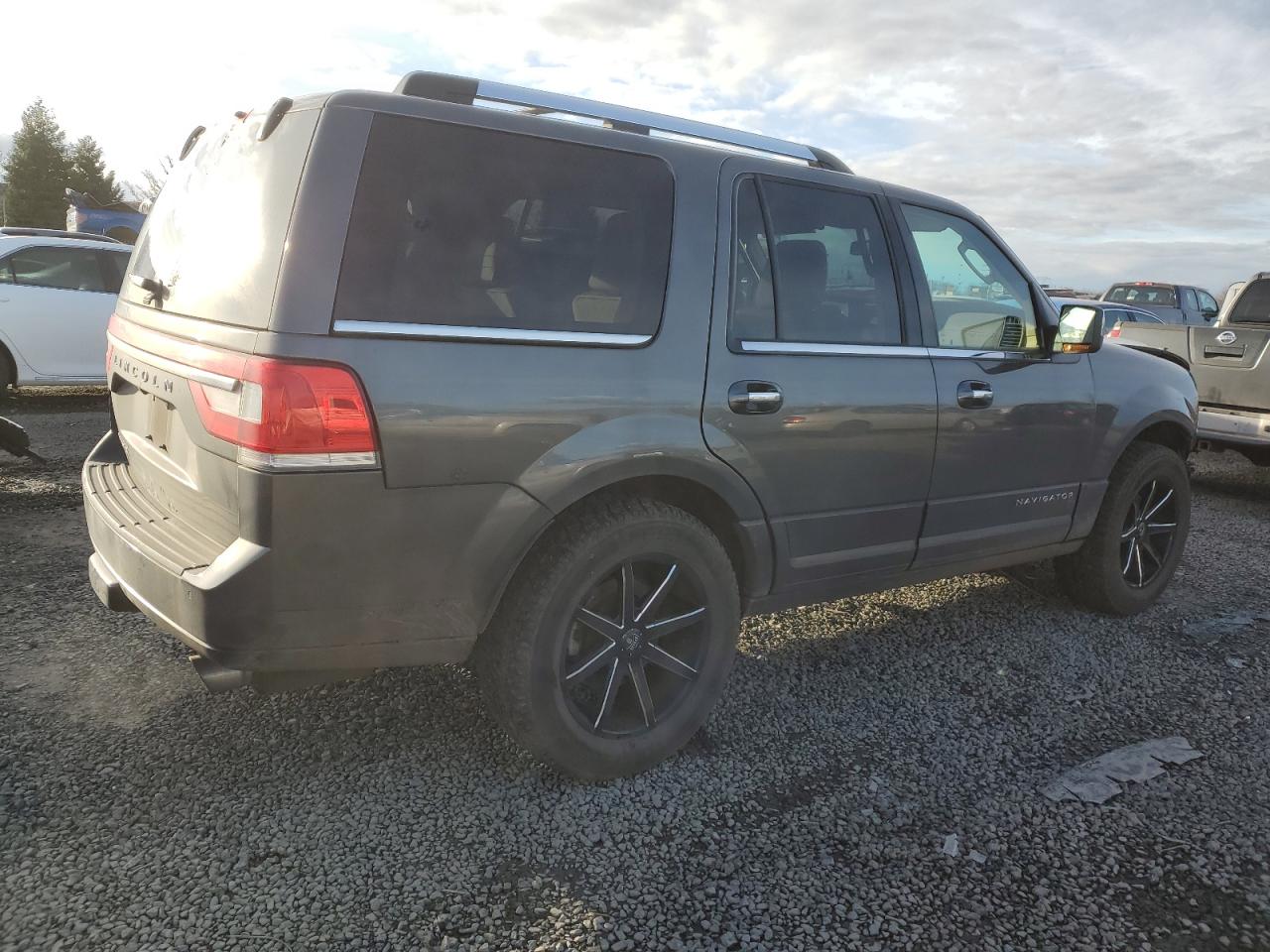 Photo 2 VIN: 5LMJJ2LT1HEL03668 - LINCOLN NAVIGATOR 