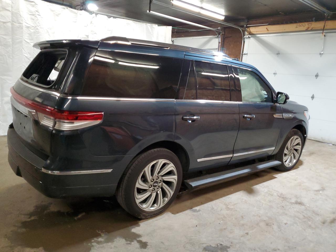 Photo 2 VIN: 5LMJJ2LT4NEL01439 - LINCOLN NAVIGATOR 