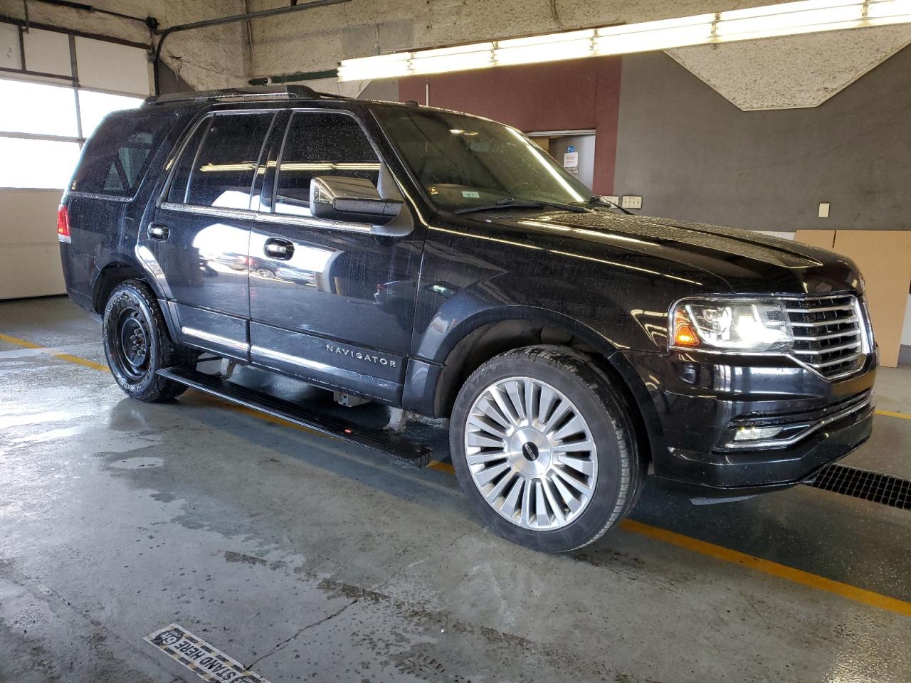 Photo 3 VIN: 5LMJJ2LT6HEL09174 - LINCOLN NAVIGATOR 