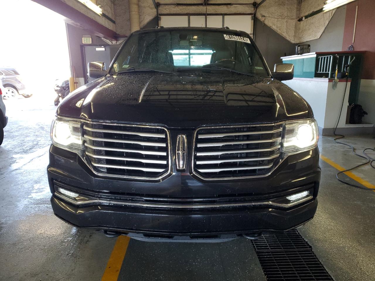 Photo 4 VIN: 5LMJJ2LT6HEL09174 - LINCOLN NAVIGATOR 