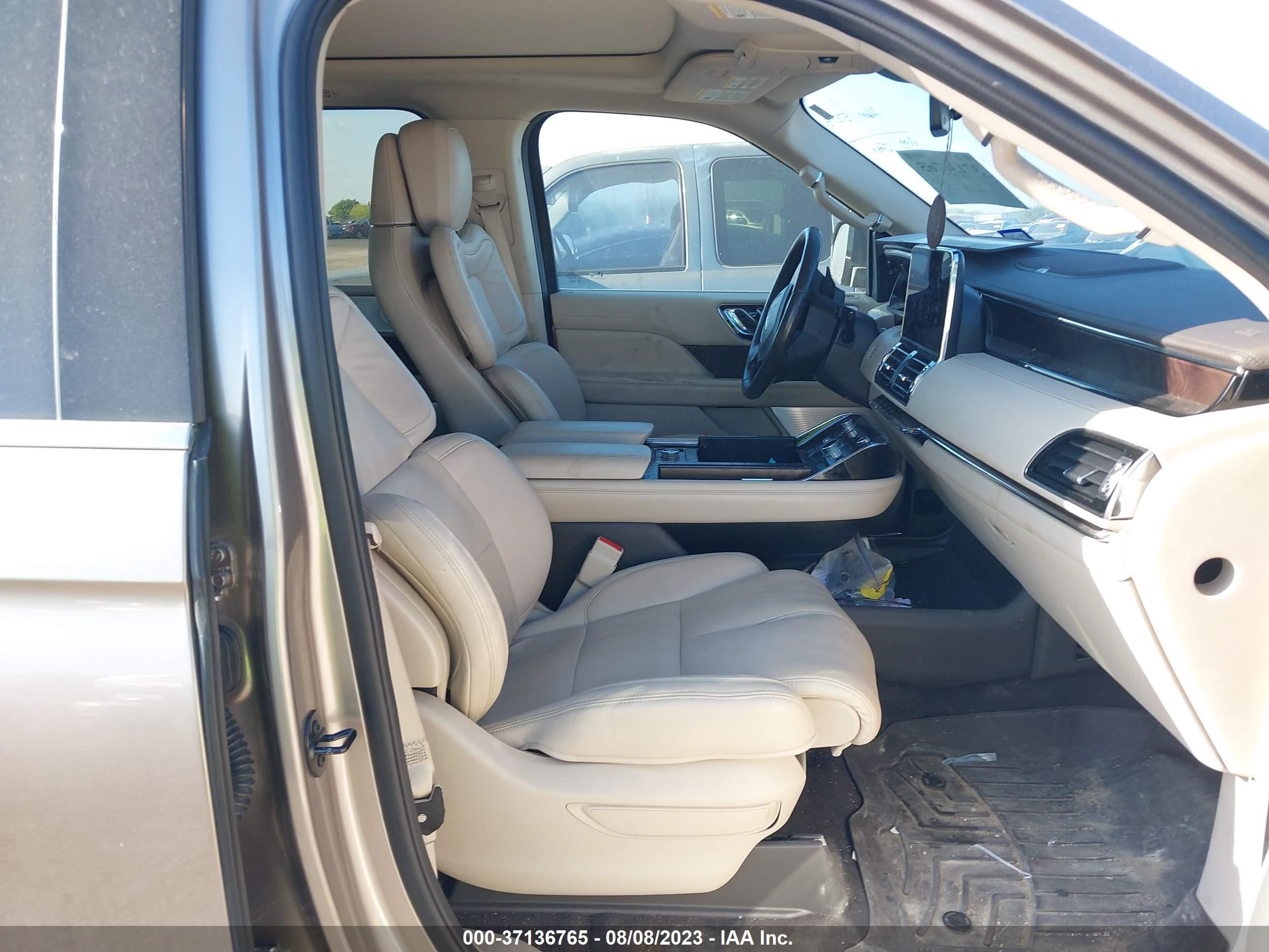 Photo 4 VIN: 5LMJJ2LT6LEL17963 - LINCOLN NAVIGATOR 