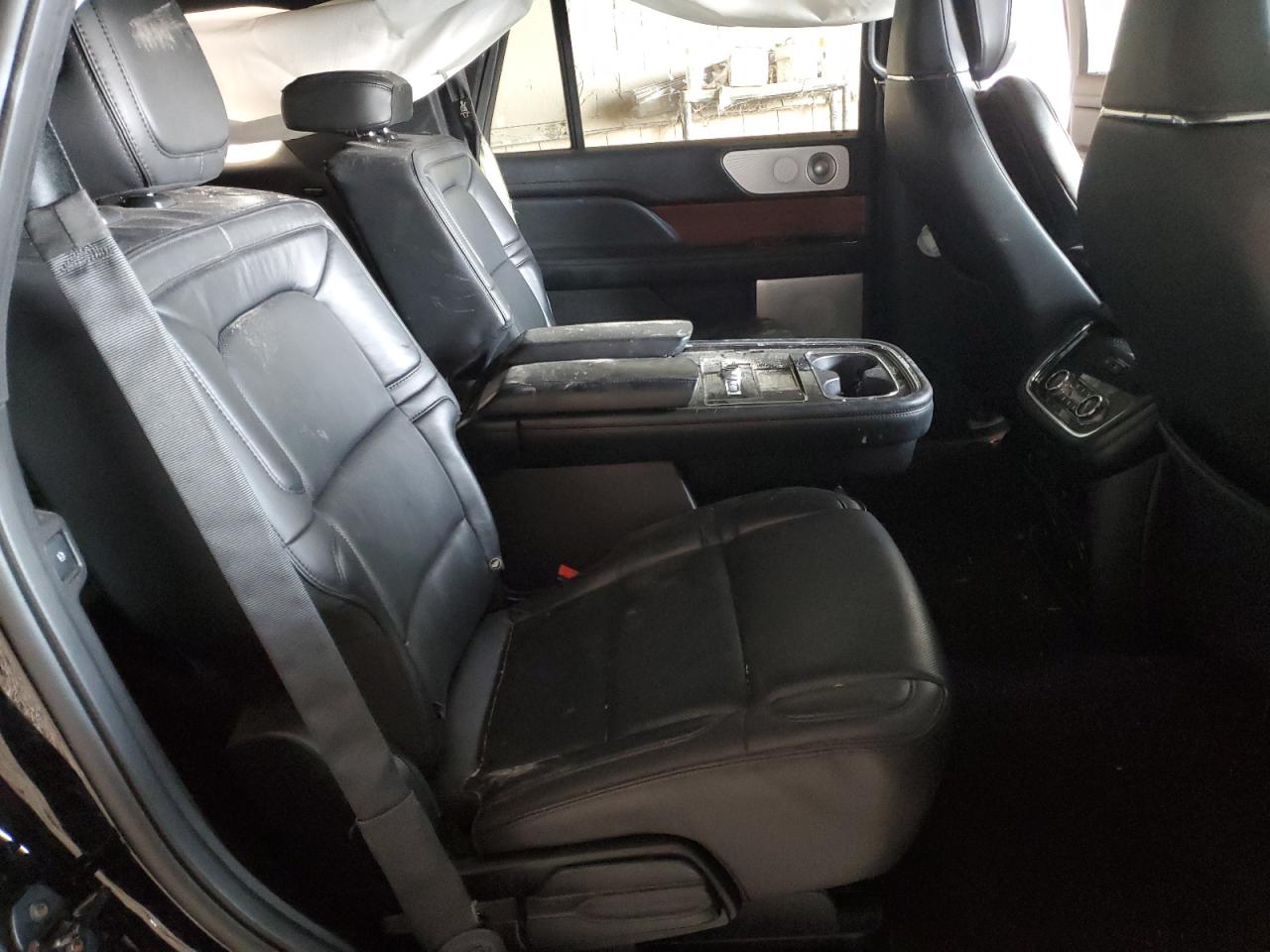 Photo 9 VIN: 5LMJJ2LT8JEL10543 - LINCOLN NAVIGATOR 