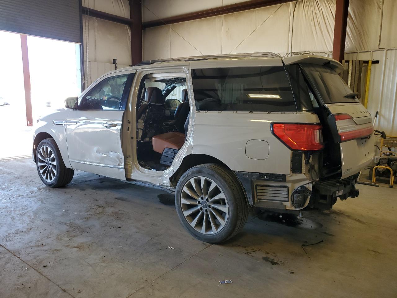 Photo 1 VIN: 5LMJJ2LT8LEL18466 - LINCOLN NAVIGATOR 