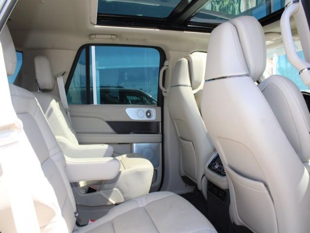 Photo 8 VIN: 5LMJJ2LTXLEL09235 - LINCOLN NAVIGATOR 