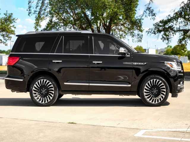 Photo 4 VIN: 5LMJJ2TT3JEL05704 - LINCOLN NAVIGATOR 