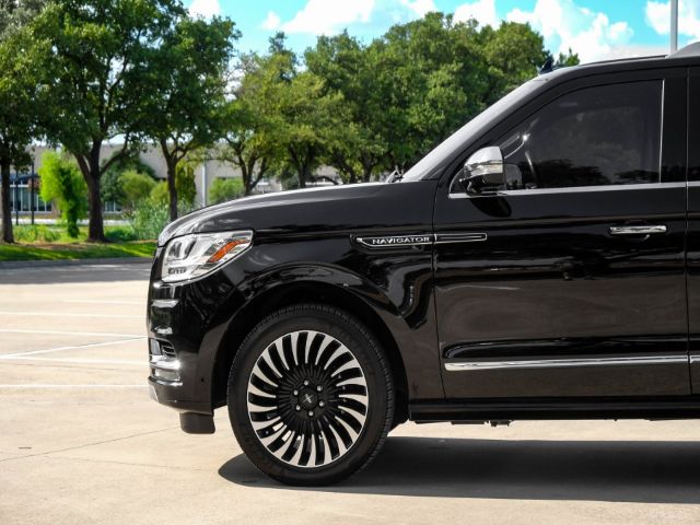 Photo 9 VIN: 5LMJJ2TT3JEL05704 - LINCOLN NAVIGATOR 