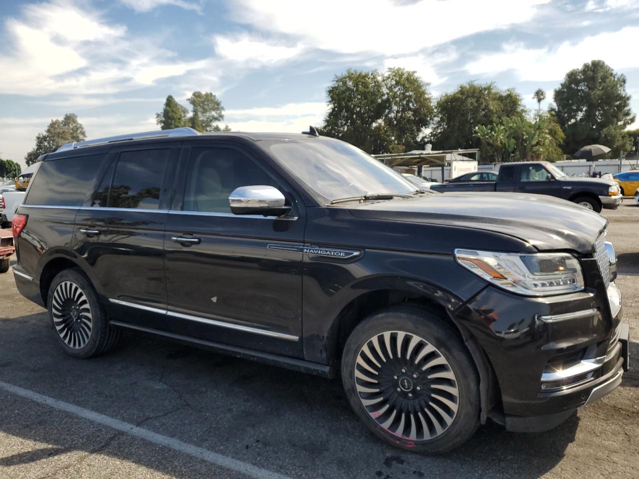 Photo 3 VIN: 5LMJJ2TT5LEL06548 - LINCOLN NAVIGATOR 