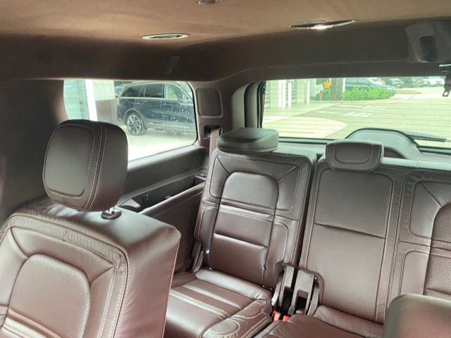 Photo 9 VIN: 5LMJJ2TT6MEL10061 - LINCOLN NAVIGATOR 