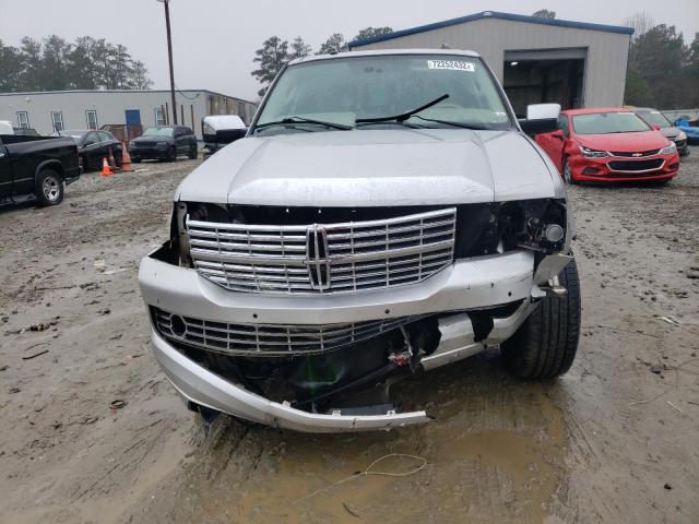 Photo 4 VIN: 5LMJJ3H53BEJ04953 - LINCOLN NAVIGATOR 