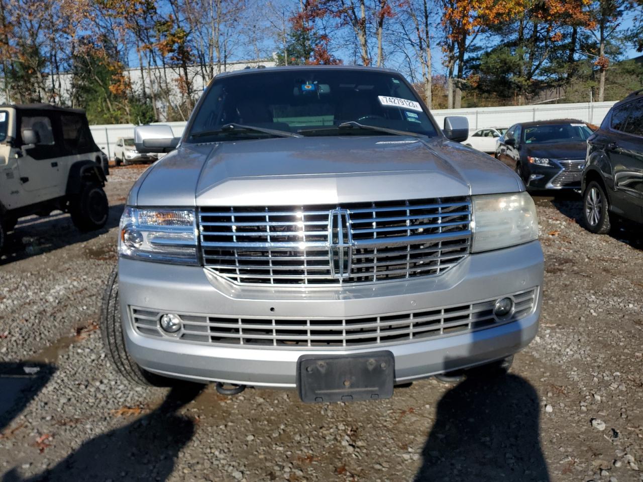 Photo 4 VIN: 5LMJJ3H53BEJ05522 - LINCOLN NAVIGATOR 