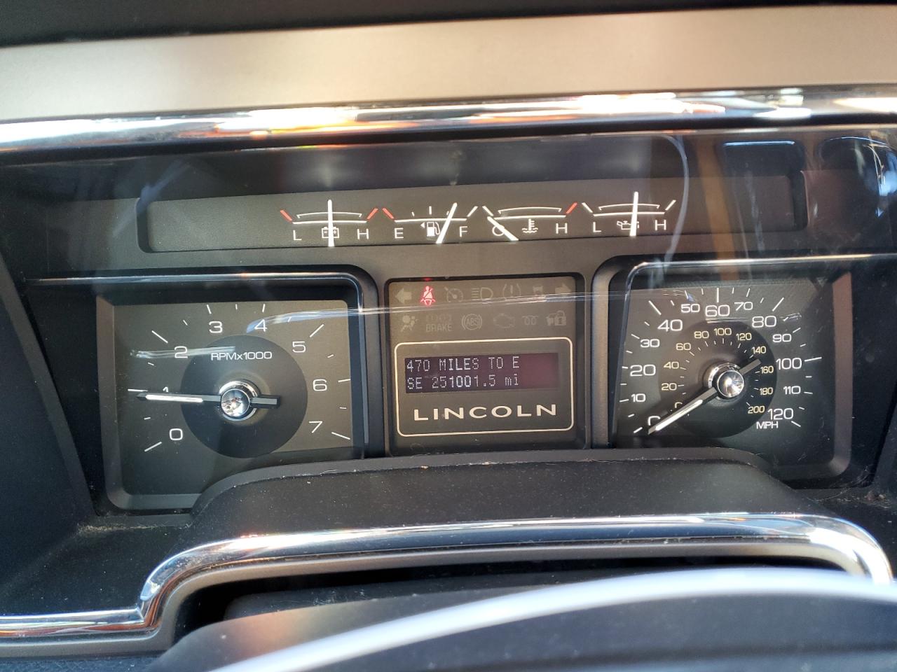 Photo 8 VIN: 5LMJJ3H53BEJ05522 - LINCOLN NAVIGATOR 