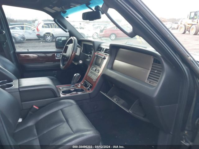 Photo 4 VIN: 5LMJJ3H55DEL00105 - LINCOLN NAVIGATOR L 