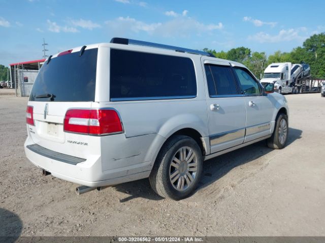 Photo 3 VIN: 5LMJJ3H56EEL05010 - LINCOLN NAVIGATOR L 