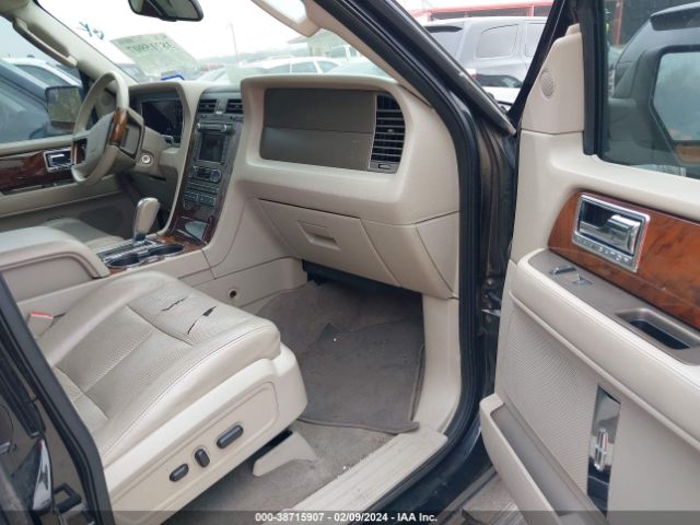 Photo 4 VIN: 5LMJJ3H58DEL08599 - LINCOLN NAVIGATOR L 