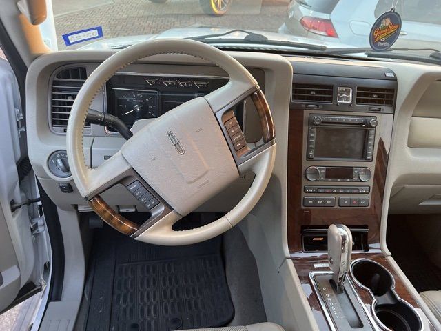 Photo 3 VIN: 5LMJJ3H59DEL02701 - LINCOLN NAVIGATOR L 