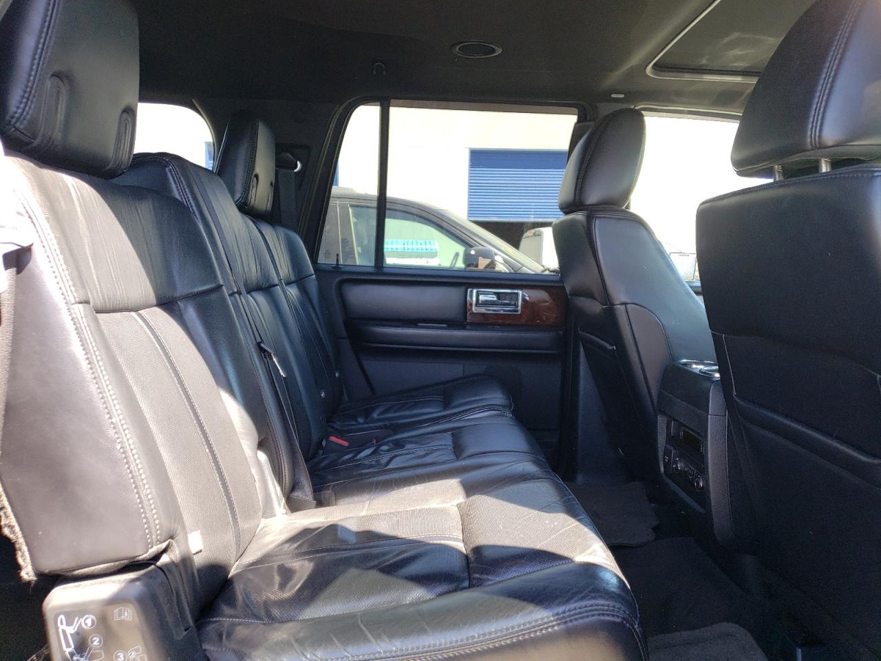 Photo 9 VIN: 5LMJJ3HT0FEJ08981 - LINCOLN NAVIGATOR 