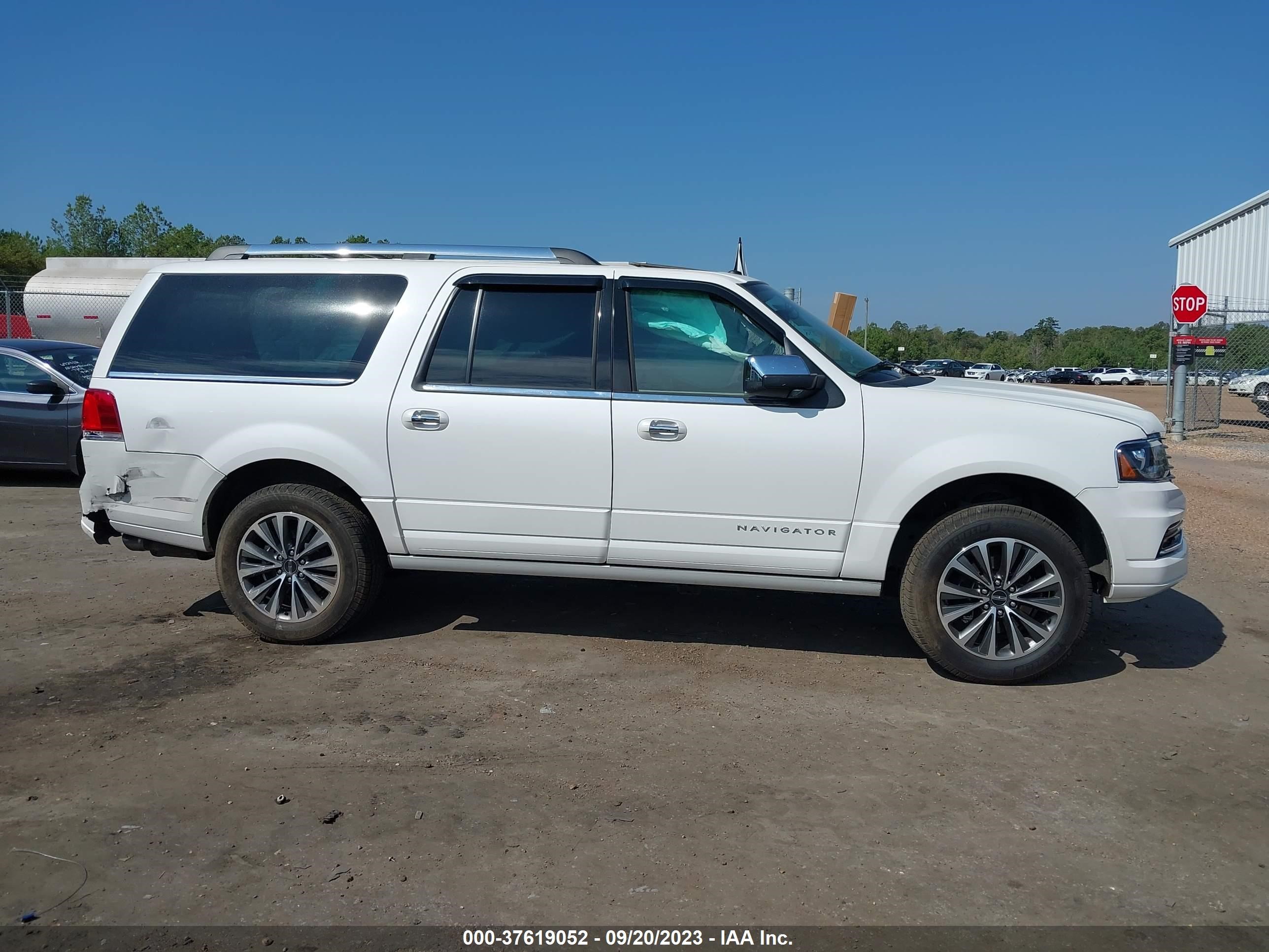 Photo 12 VIN: 5LMJJ3HT0FEJ10021 - LINCOLN NAVIGATOR 