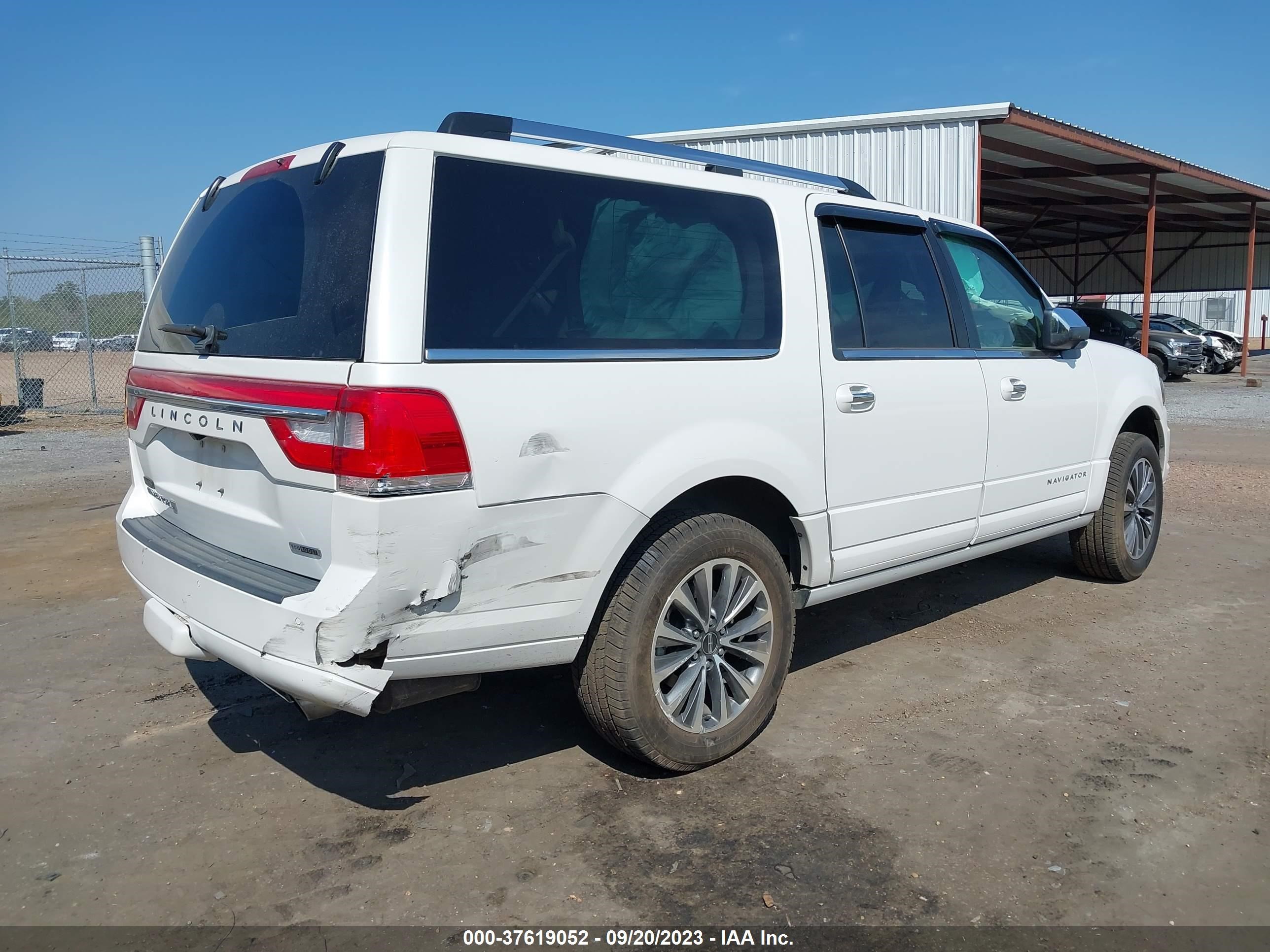 Photo 3 VIN: 5LMJJ3HT0FEJ10021 - LINCOLN NAVIGATOR 