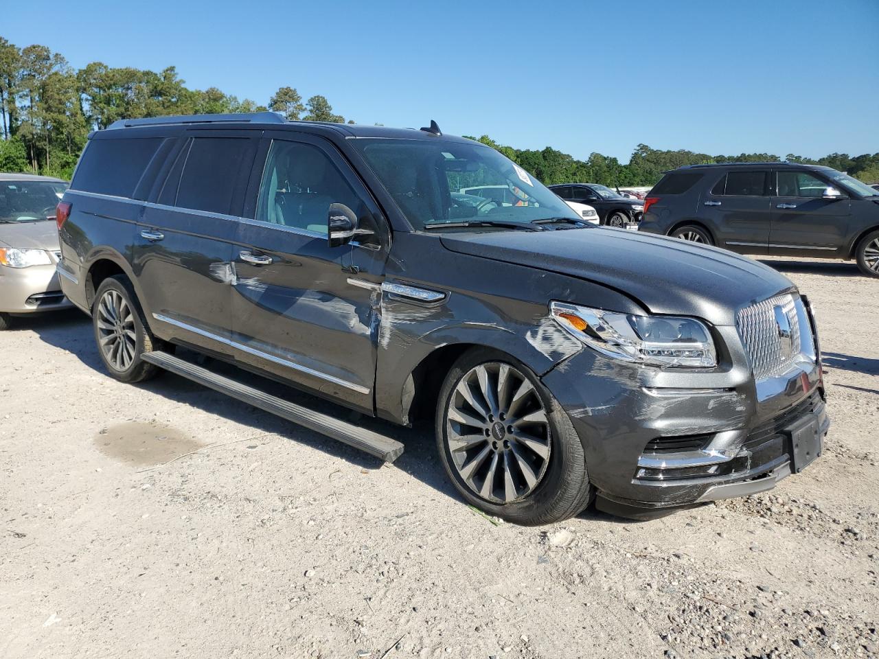 Photo 3 VIN: 5LMJJ3HT0JEL22409 - LINCOLN NAVIGATOR 