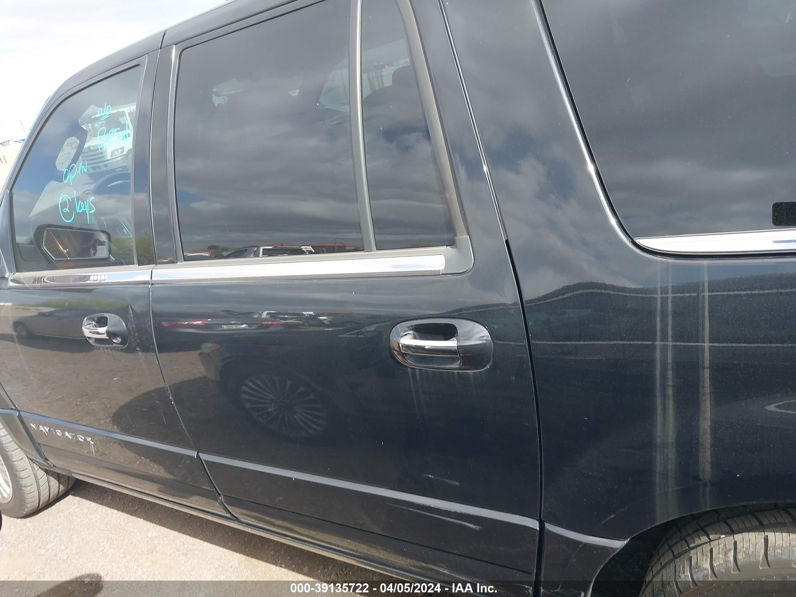 Photo 13 VIN: 5LMJJ3HT9FEJ14827 - LINCOLN NAVIGATOR 