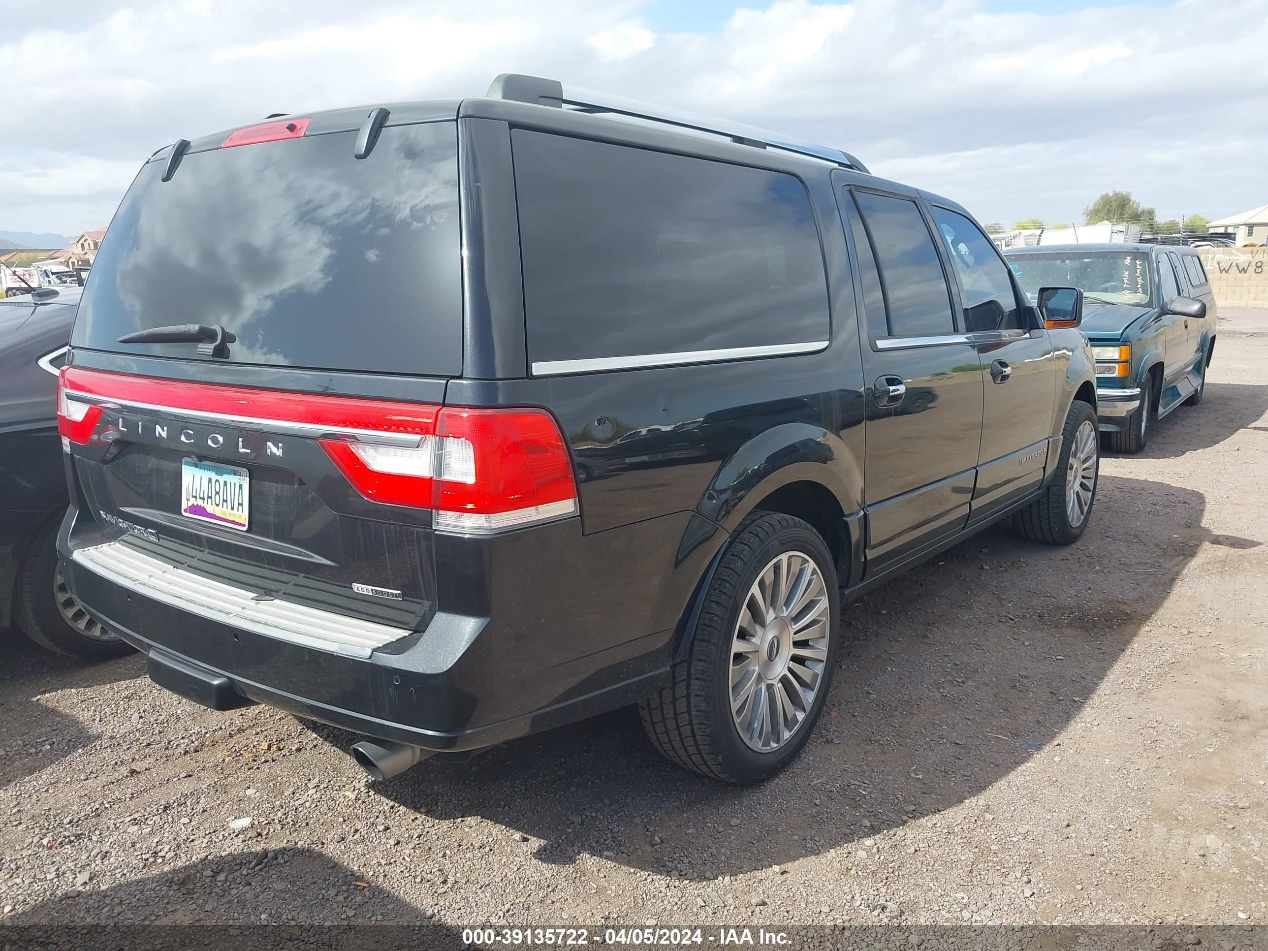 Photo 3 VIN: 5LMJJ3HT9FEJ14827 - LINCOLN NAVIGATOR 