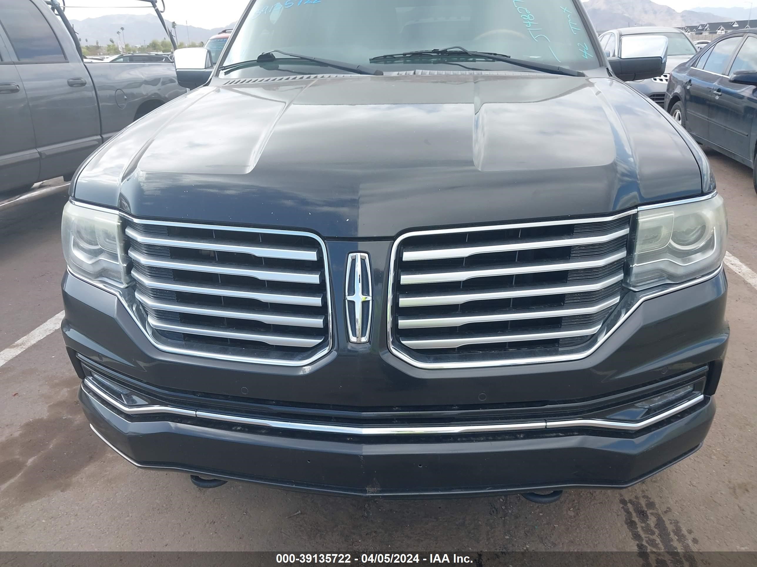 Photo 5 VIN: 5LMJJ3HT9FEJ14827 - LINCOLN NAVIGATOR 