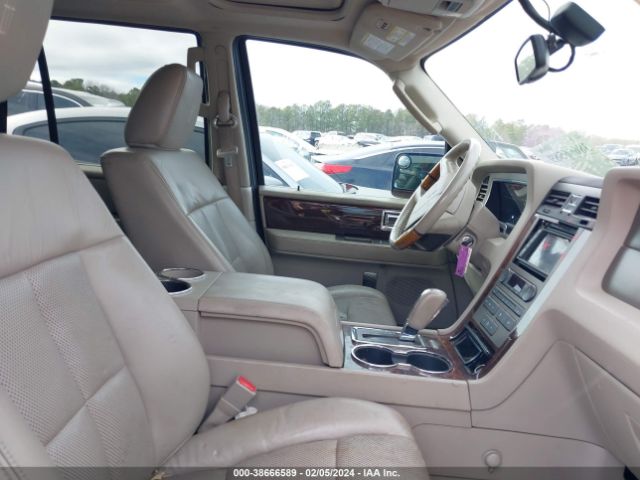 Photo 4 VIN: 5LMJJ3J50BEJ06363 - LINCOLN NAVIGATOR L 