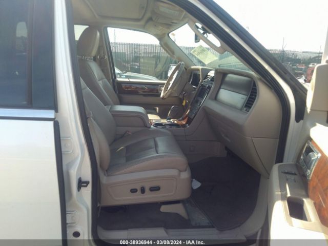 Photo 4 VIN: 5LMJJ3J50EEL05983 - LINCOLN NAVIGATOR L 