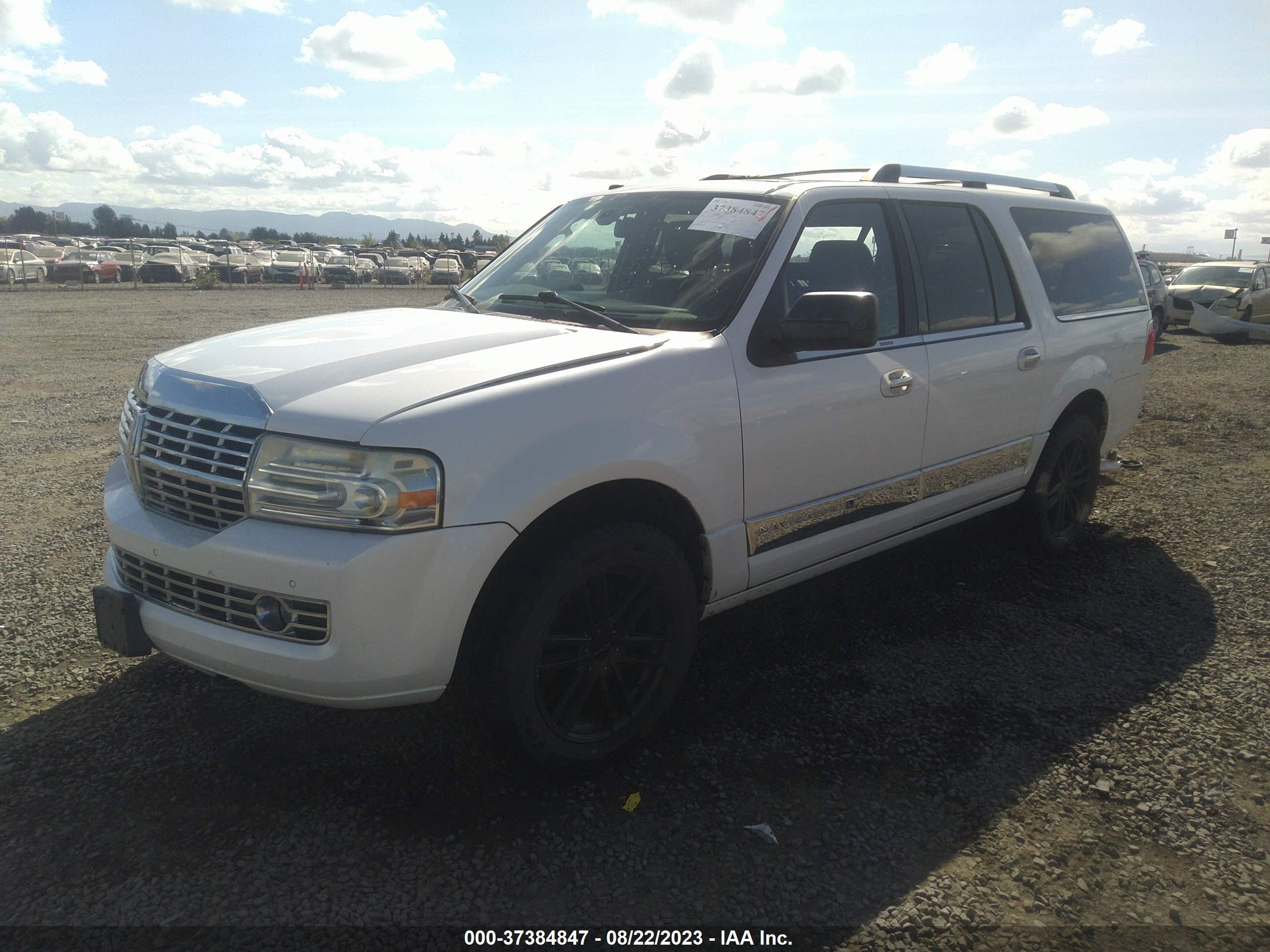 Photo 1 VIN: 5LMJJ3J51AEJ00120 - LINCOLN NAVIGATOR 